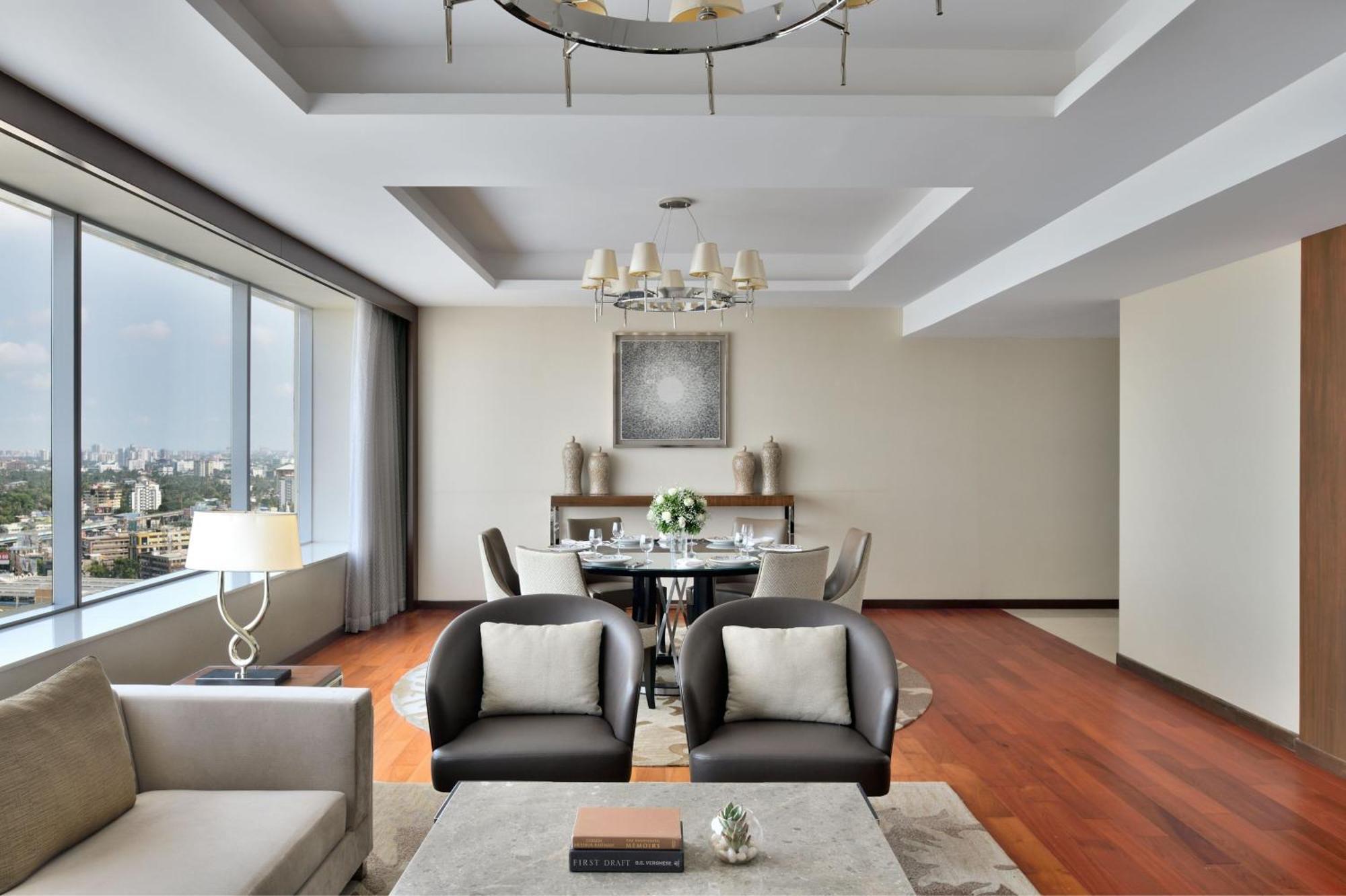 科钦万豪酒店 Kochi 外观 照片 A living room in a typical apartment