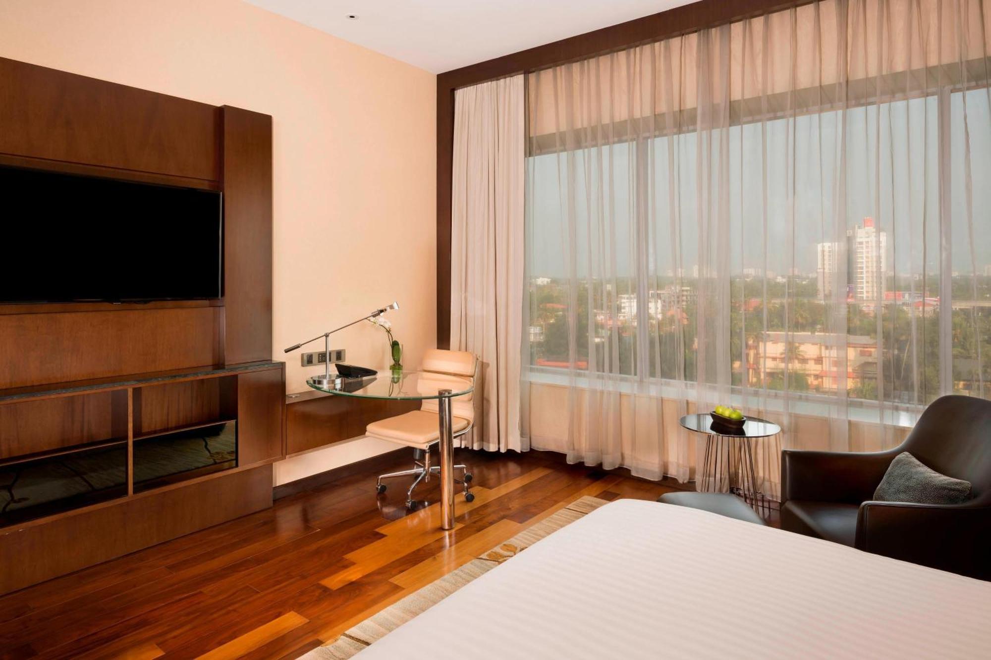 科钦万豪酒店 Kochi 外观 照片 A room at the hotel