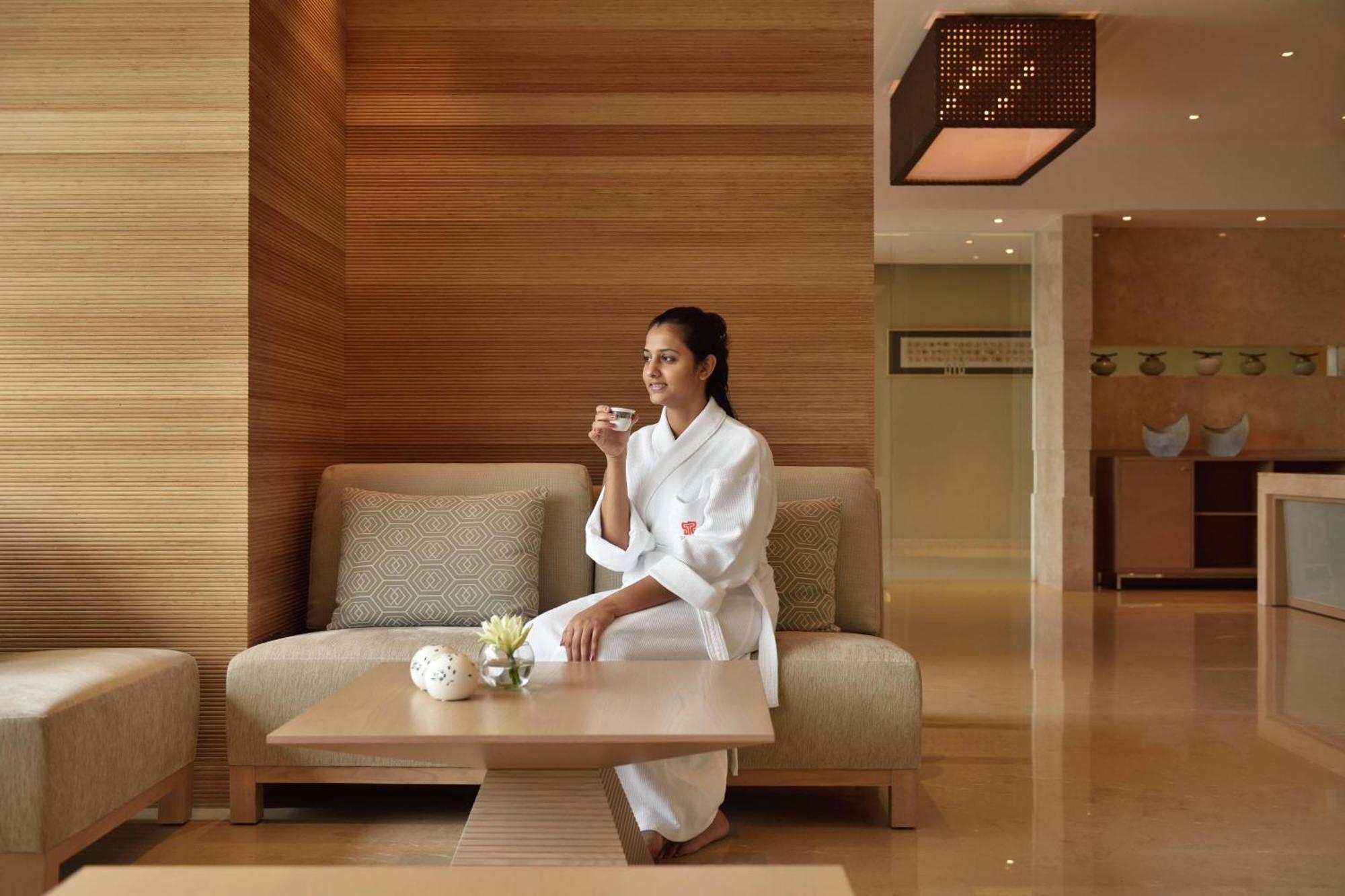 科钦万豪酒店 Kochi 外观 照片 A guest at the spa