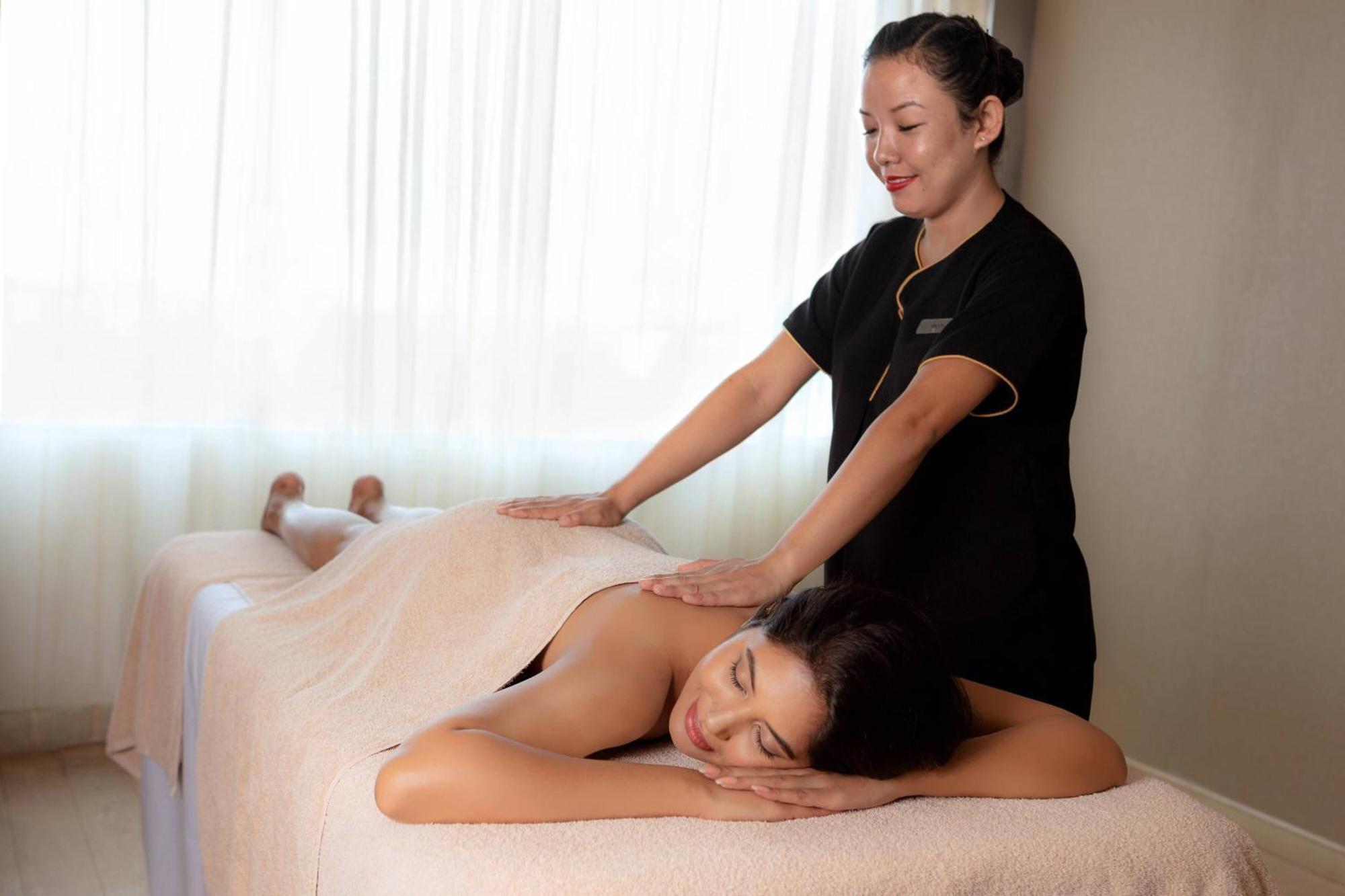 科钦万豪酒店 Kochi 外观 照片 Thai massage